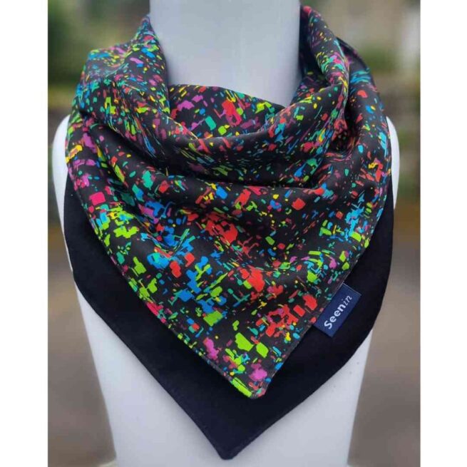 Flip kerchief in black/confetti print design