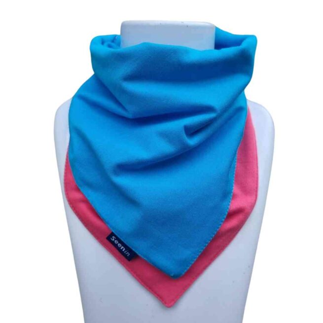 Flip kerchief in Coral/ocean colour on mannequin