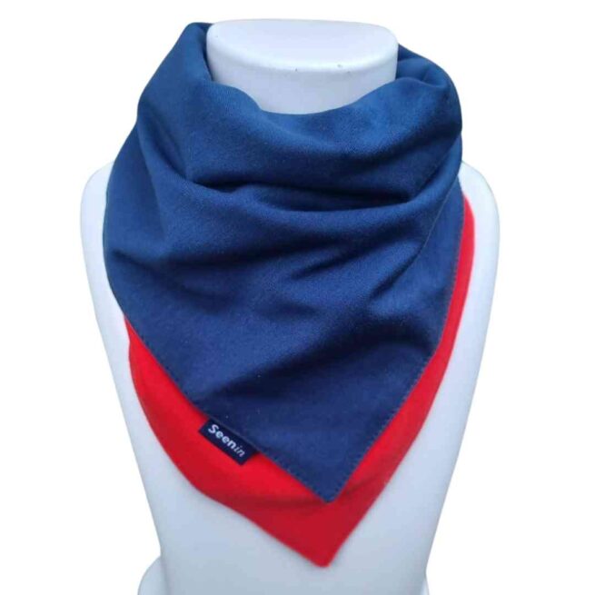 Flip kerchief in Navy/Red colour on mannequin