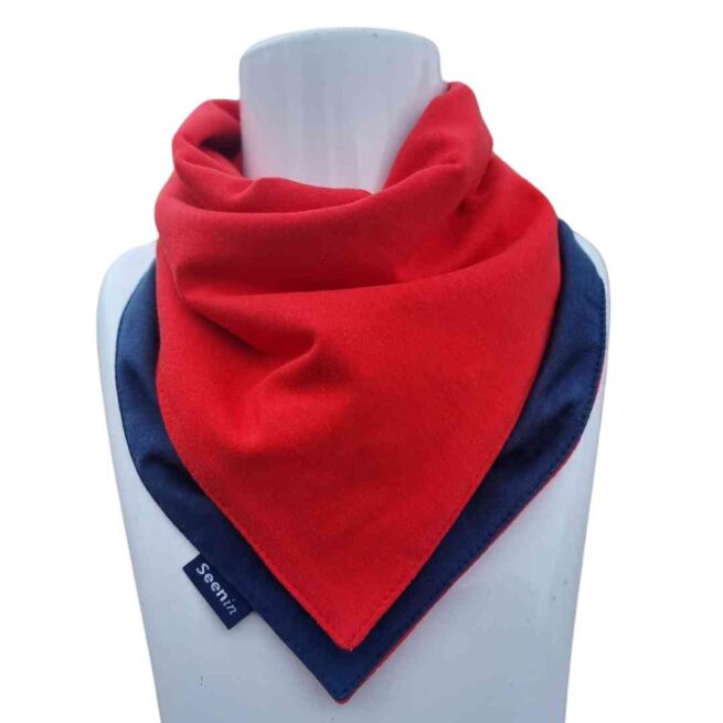 Flip kerchief in Navy/Red colour on mannequin