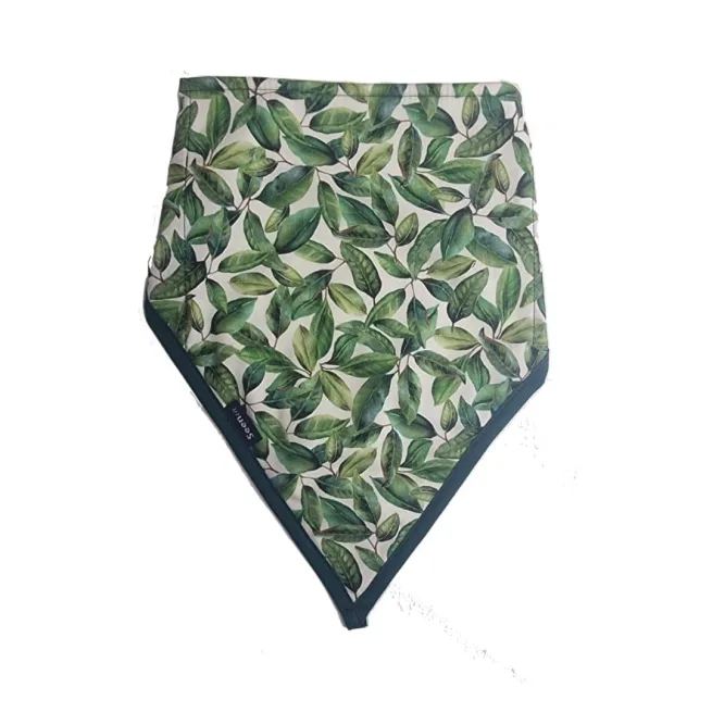 Classic kerchief in green leaf print