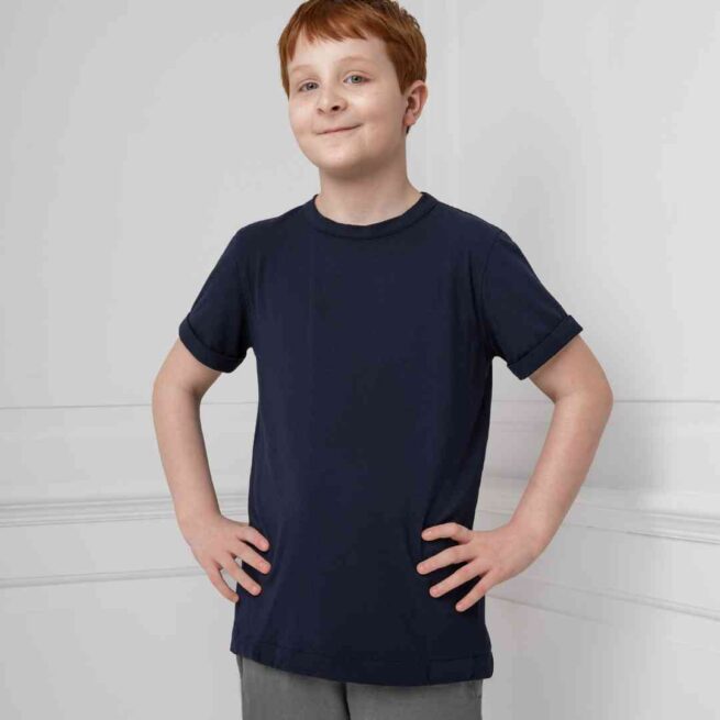 Boy wearing black Comfa Fidget T